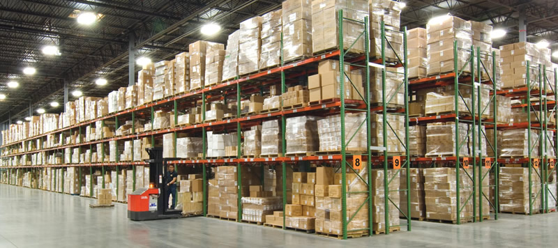Selective pallet rack rows and warehouse storage levels